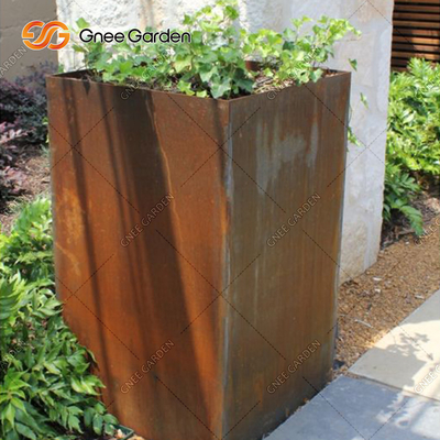 Penanam Logam Luar Ruangan Besar Persegi Corten Steel Pot Bunga Disesuaikan