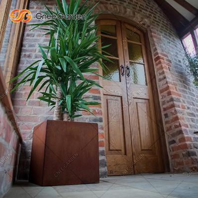 Simple Design Small Base Outdoor Metal Planter Pot Tanaman Antik 30cm 40cm