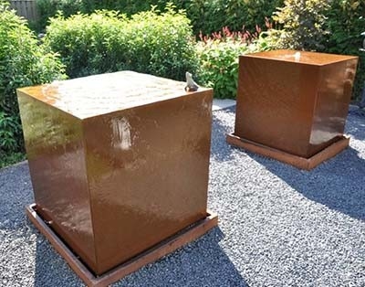 1100mm Ornamen Taman Logam Persegi Fitur Air Baja Corten