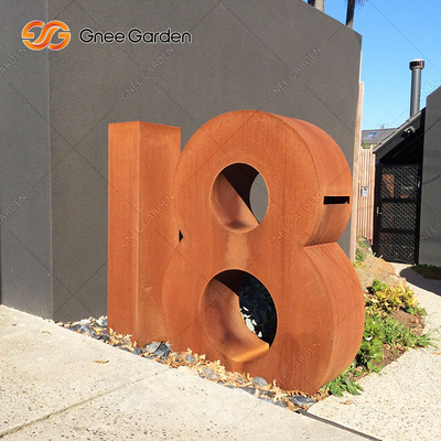 400mm Corten Steel Free Standing Letter Box Luar Ruangan Untuk Layanan Pos