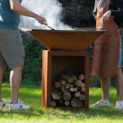 Tinggi Berkarat 100cm Corten Steel Fire Pit Luar Ruangan Dengan Penyimpanan Kayu