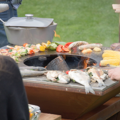 Lubang Api Baja Corten Pra Berkarat Untuk Memasak BBQ Di Luar Ruangan