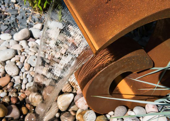 65cm Rusted Ball Water Fountain Dekorasi Eksterior yang Disesuaikan