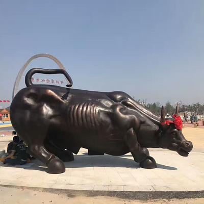 Tinggi 180cm Patung Banteng Perunggu Hidup Patung Pemandangan Luar Ruangan
