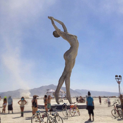 500cm Tinggi Patung Stainless Steel Besar Dancing Lady Disesuaikan