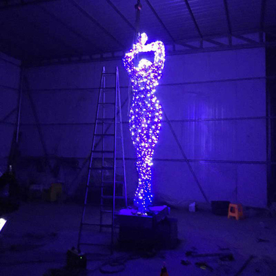 500cm Tinggi Patung Stainless Steel Besar Dancing Lady Disesuaikan