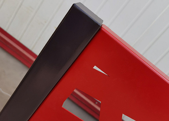 GN-SP-166 Laser Cutting Panel Layar Baja Dicat Merah Dengan Pola Geometris