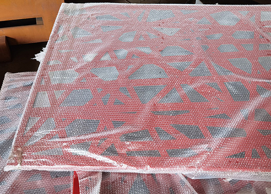 GN-SP-166 Laser Cutting Panel Layar Baja Dicat Merah Dengan Pola Geometris